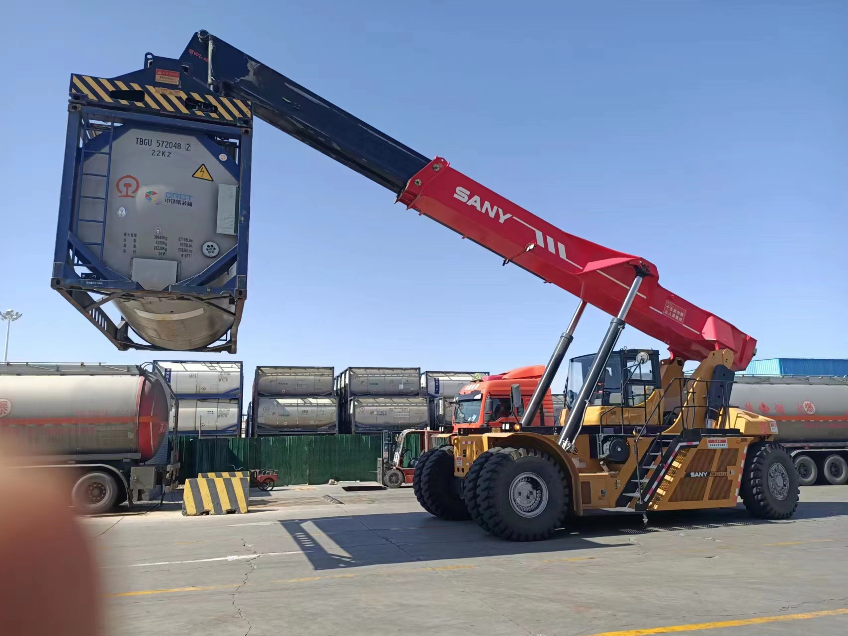 集裝箱正面(miàn)吊運機-360全景影像系統安裝效果